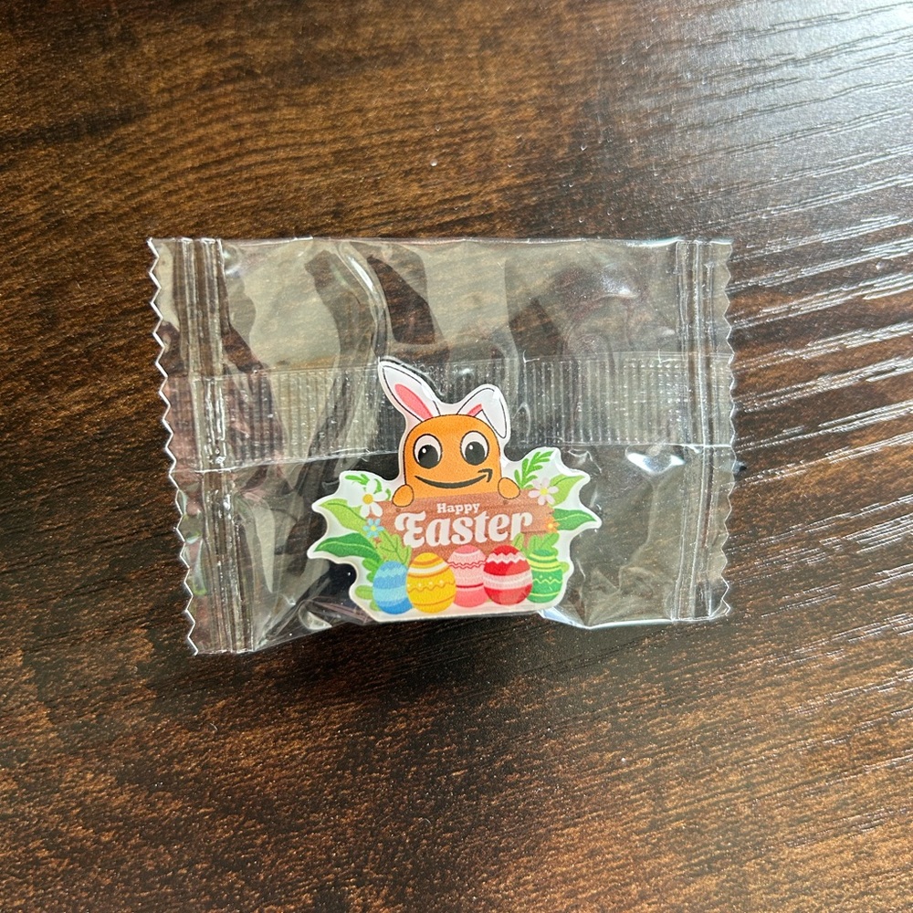 Easter Peccy Pin